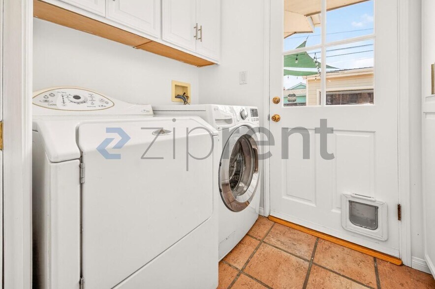 Building Photo - 1020 Felbar Ave