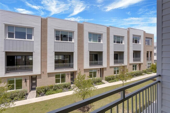 Building Photo - 2805 McCurdy St
