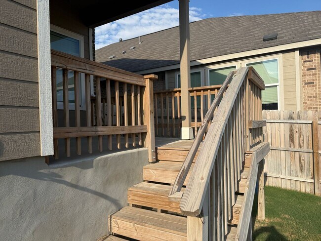 Building Photo - Spacious 5-Bed, 3-Bath Home in Brookmill –...