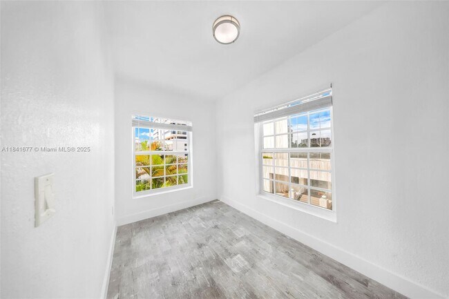 Building Photo - 130 Antiquera Ave