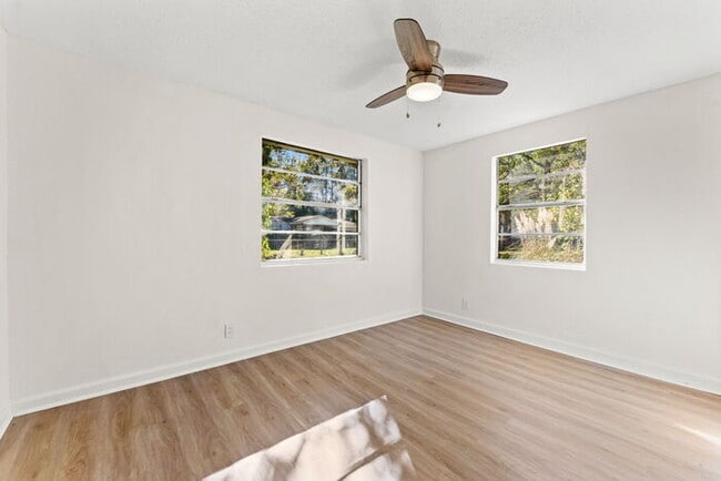 Building Photo - Renovated 2 Bedroom Home on Spacious Corner Lot