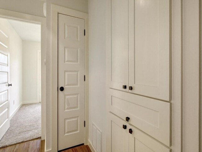 Building Photo - 3500 Alpine Cir