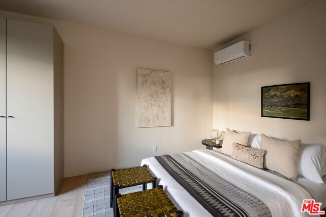 Building Photo - 4205 Blanchard St