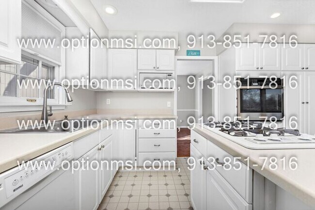 Building Photo - Lenexa West Subdivision