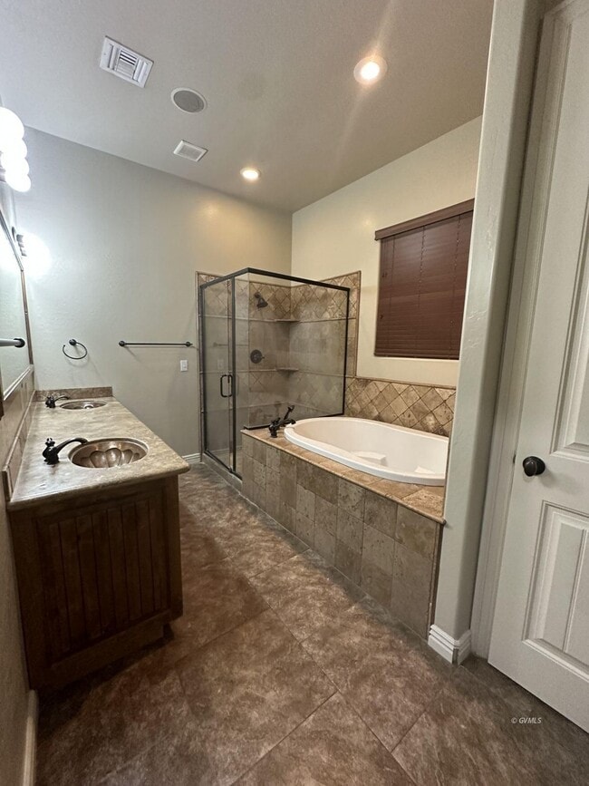 Building Photo - 2415 51st Ave