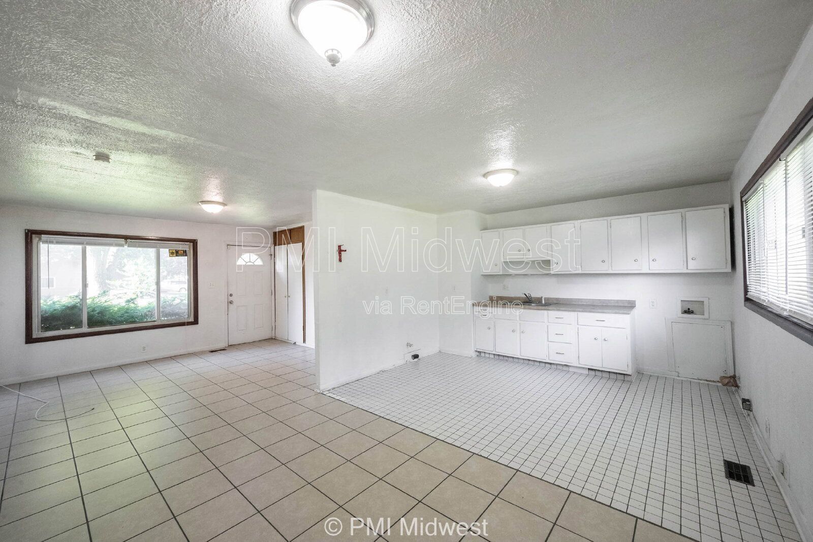 Building Photo - 8124 E 37th Pl