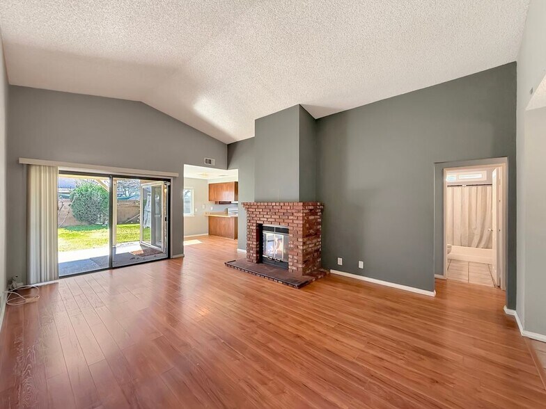 Building Photo - 2500 Topaz Ln