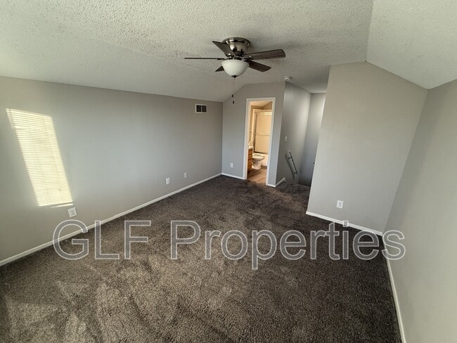 Building Photo - 1708 Prairie Ave