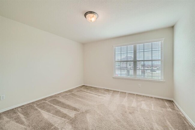 Building Photo - 303 Duroc Dr