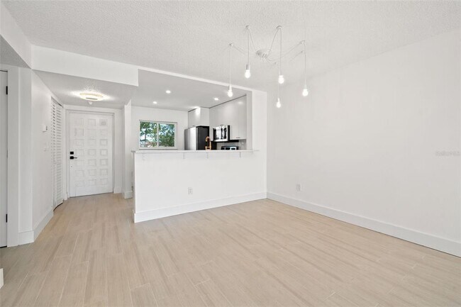 Building Photo - 301 87th Ave