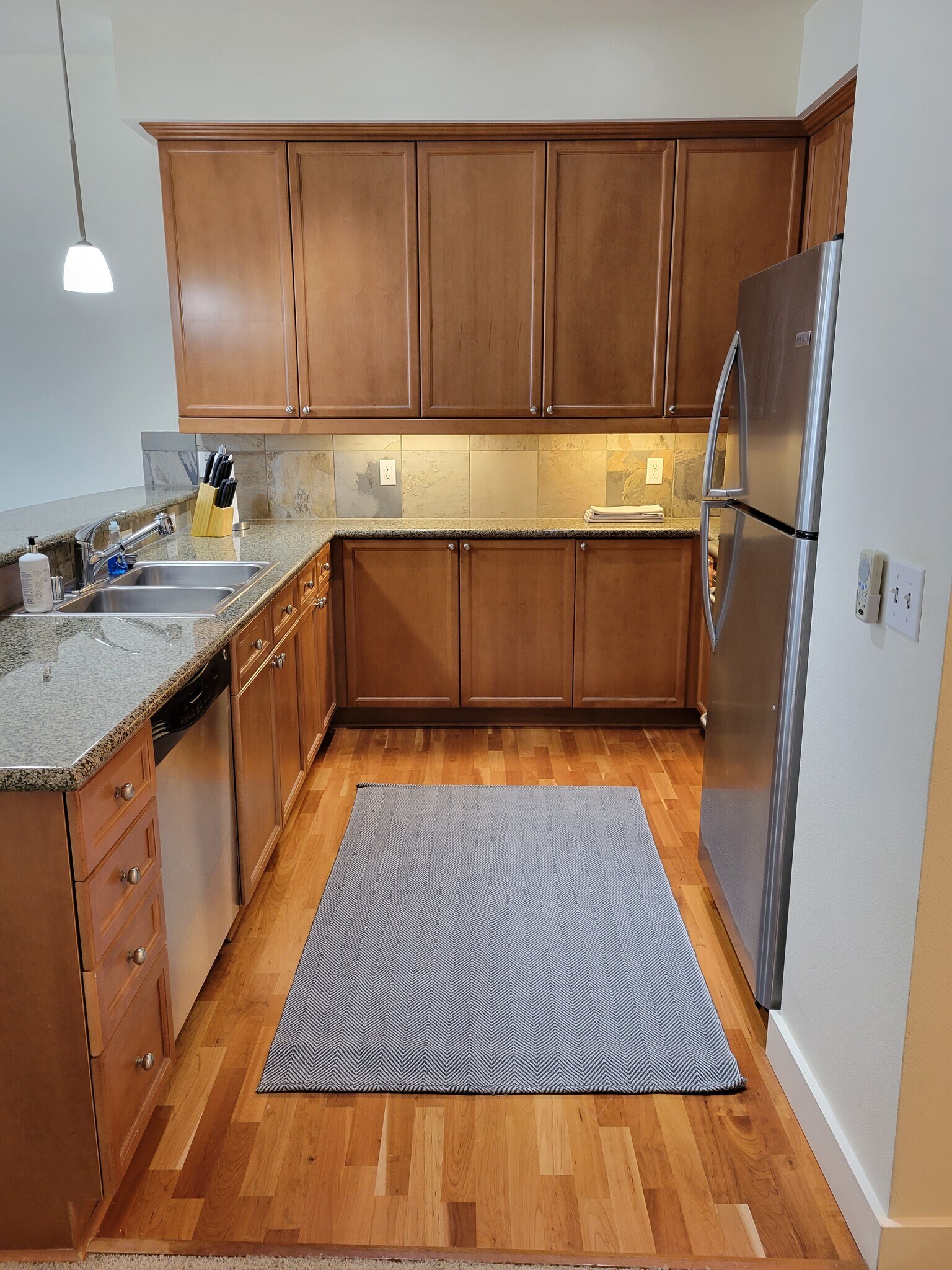 Building Photo - 400 Washington Ave