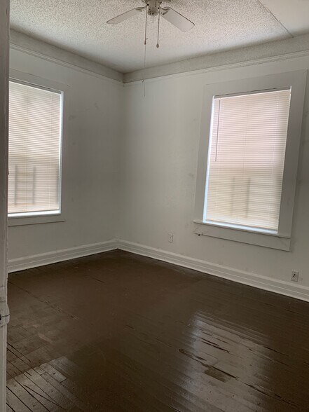 Building Photo - 2622 Boulevard St