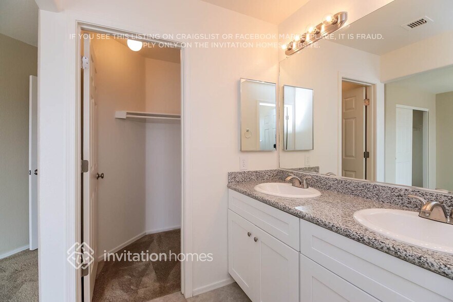 Building Photo - 30459 Maple Chase Dr