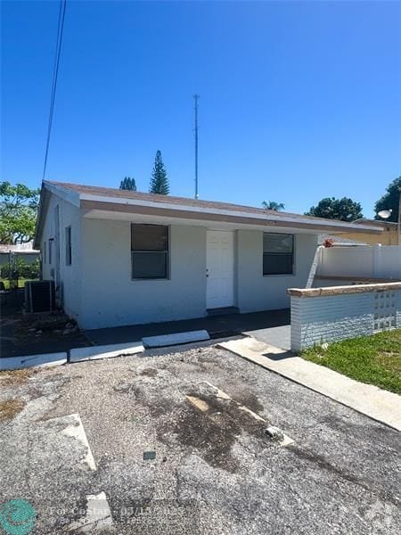 Building Photo - 2647 NW 20th St