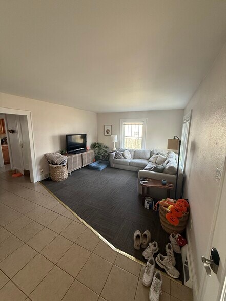 Building Photo - 2827 Wood St