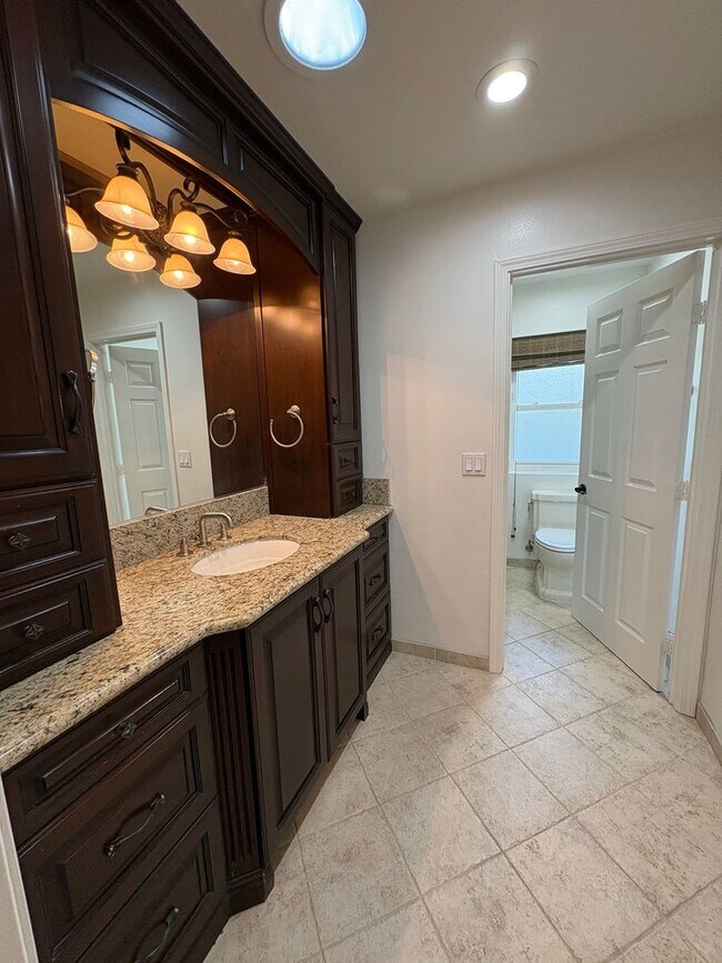 Building Photo - Spacious House - 2 stories - 4 Bedrooms + 2.5 Baths & large 2 car garage
