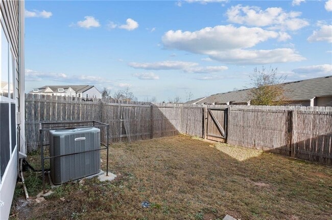 Building Photo - 2212 Triple Crown Ln