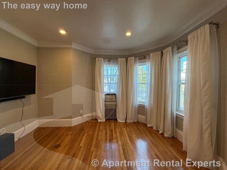 Building Photo - 11 Beech St