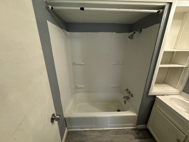 Building Photo - 1110 17th Ave