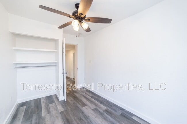 Building Photo - 611 Rochambeau St