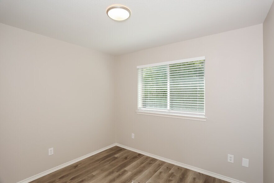 Building Photo - 5741 Lionfish Way