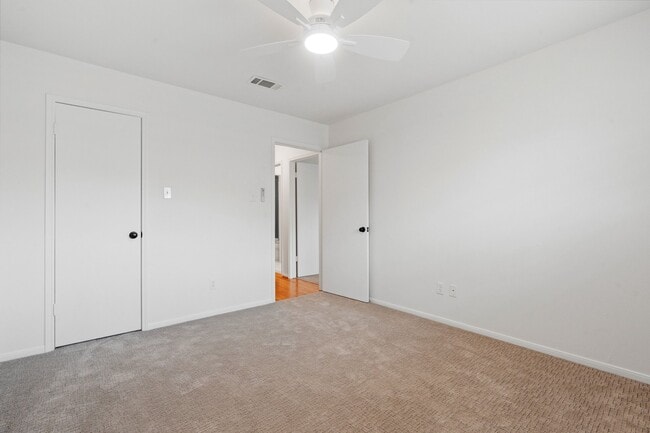 Building Photo - 727 Bunker Hill Rd