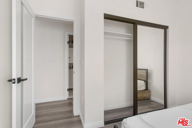 Building Photo - 1460 W 22nd St