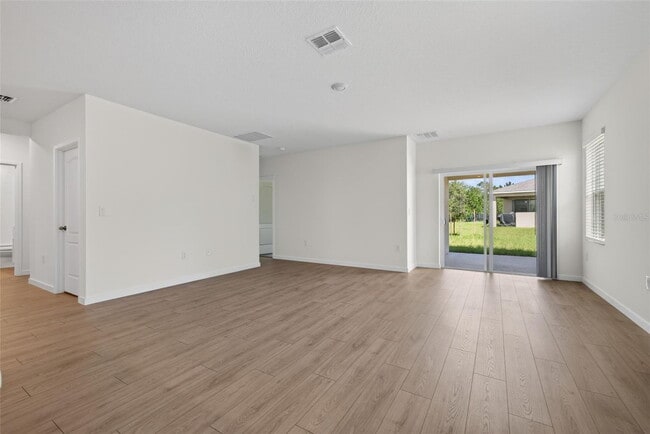 Building Photo - 2893 House Finch Rd