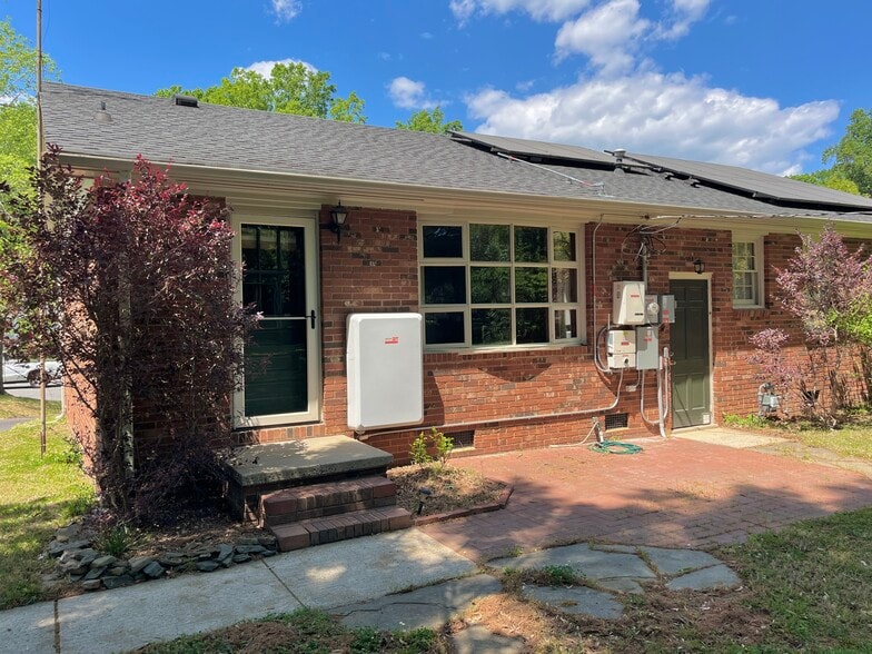 Building Photo - 7113 Rockcliff Ct