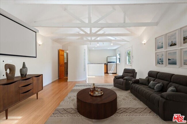 Building Photo - 4385 Camellia Ave