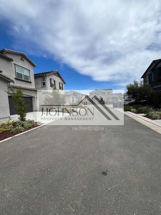 Building Photo - 7325 Savoy Pl