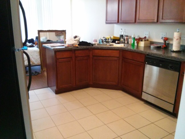 Building Photo - 1401 Millbrook Dr