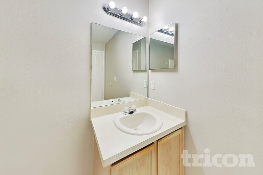 Building Photo - 2483 Brownwood Dr