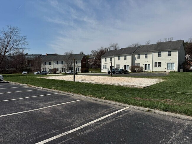 Building Photo - Updated Apartment Near Downtown – Prime Location!