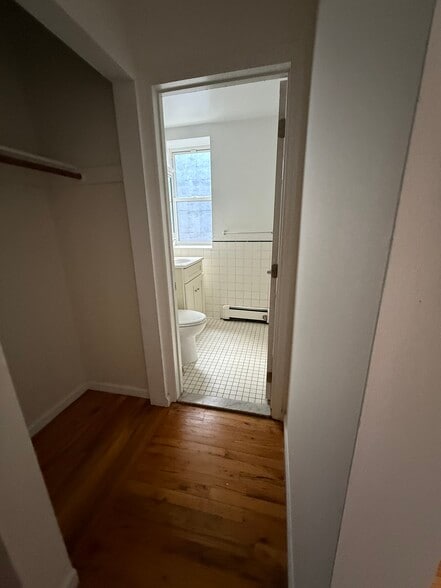 Building Photo - 819 Saratoga Ave