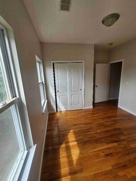 Building Photo - 289 Arlington Ave