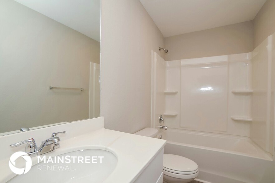 Building Photo - 521 Firethorn Ct