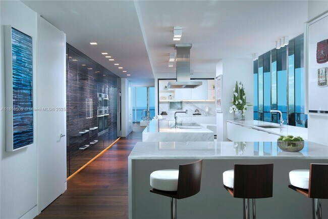Building Photo - 19575 Collins Ave