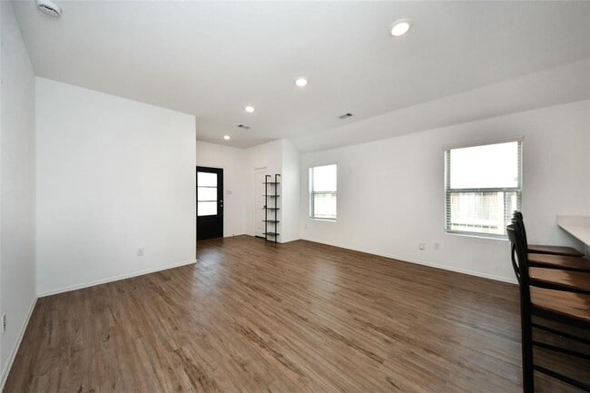 Building Photo - 19348 Villa Mesa Dr