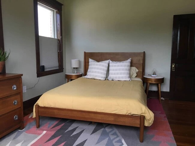 Building Photo - 216 Washington St