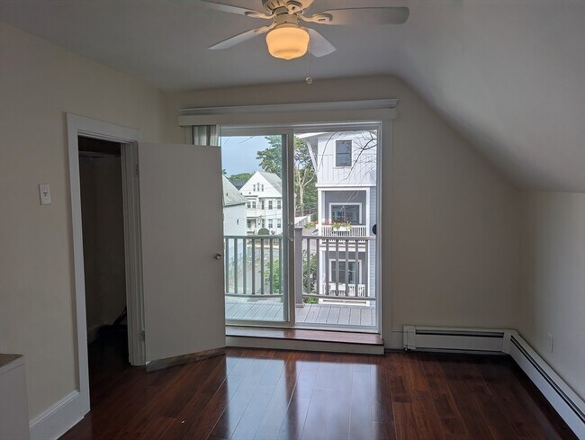 Building Photo - 76 Cameron Ave
