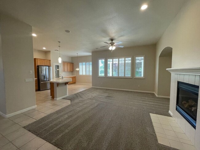 Building Photo - Senior Community for those 55+ Large 2 bedroom, 2 bath with bonus room!  All modern amenities!