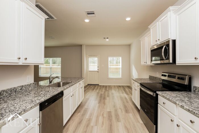 Building Photo - 10422 Sweetwater Creek Dr