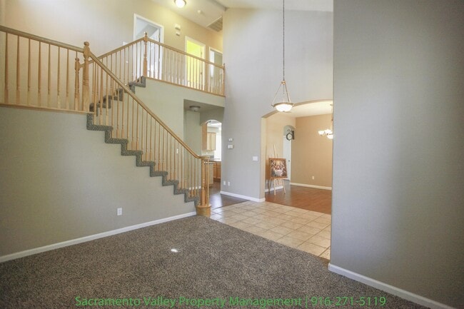 Building Photo - 2400 Snowy Egret Ct