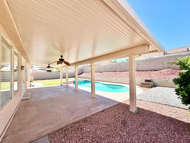 Building Photo - Move-In Ready 3 Bedroom 2 Bathroom Hemet Pool Home with Solar