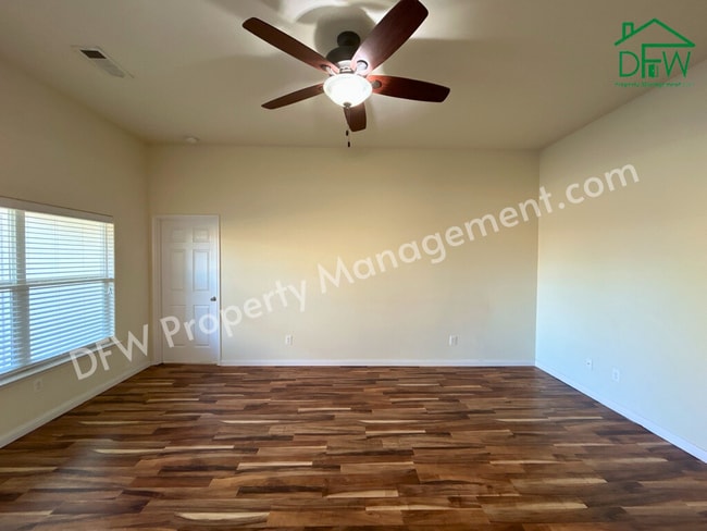 Building Photo - 10009 Iron Ridge Dr