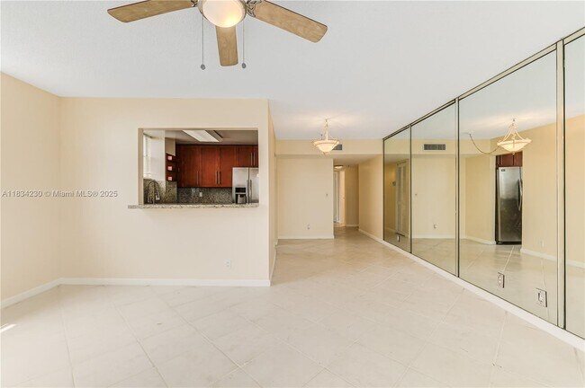 Building Photo - 2821 N Miami Beach Blvd