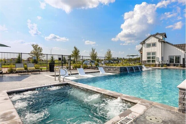 Building Photo - 16060 Breeze St