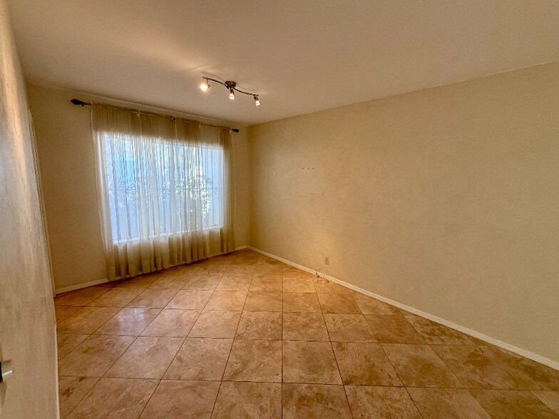 Building Photo - 4820 E Fort Lowell Rd