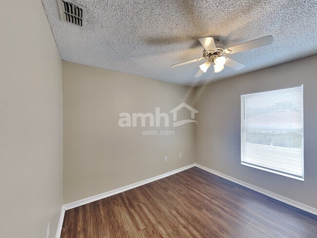 Building Photo - 813 Grand Regal Pt